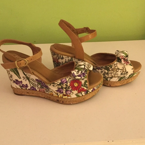 Fun comfortable platform - Picture 2 of 2